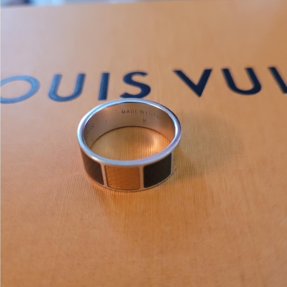 Authentic LOUIS VUITTON DAMIER RING - Picture 4 of 8